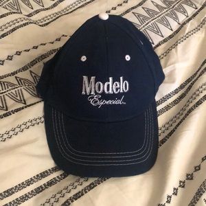 Modelo hat — never worn!